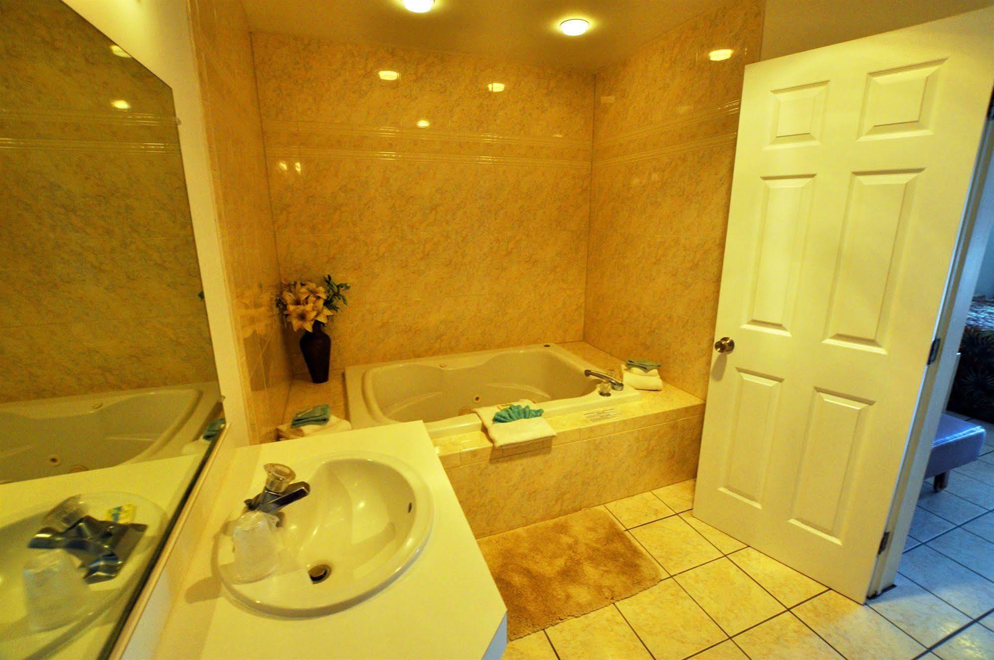 Riviera Resort & Suites Wildwood Eksteriør bilde